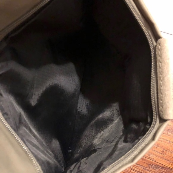 Brand new Calvin Klein messenger - Picture 4 of 8